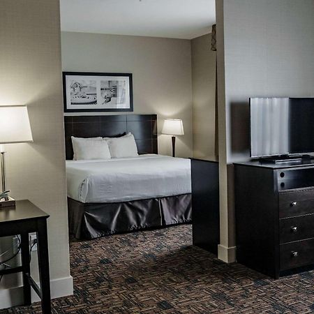 Radisson Hotel Edmonton Airport Leduc Exterior photo