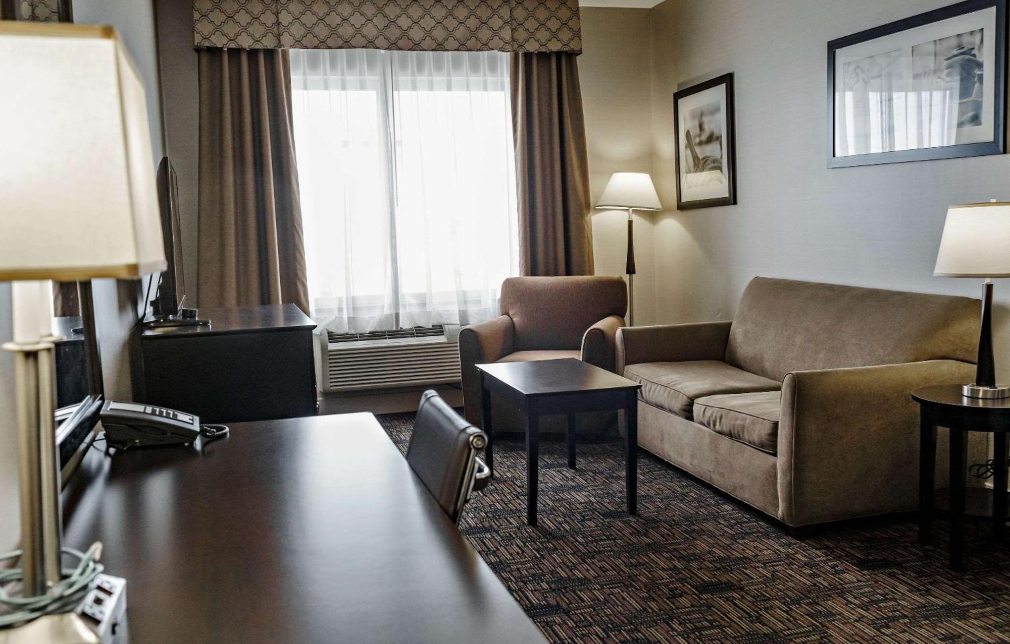 Radisson Hotel Edmonton Airport Leduc Exterior photo